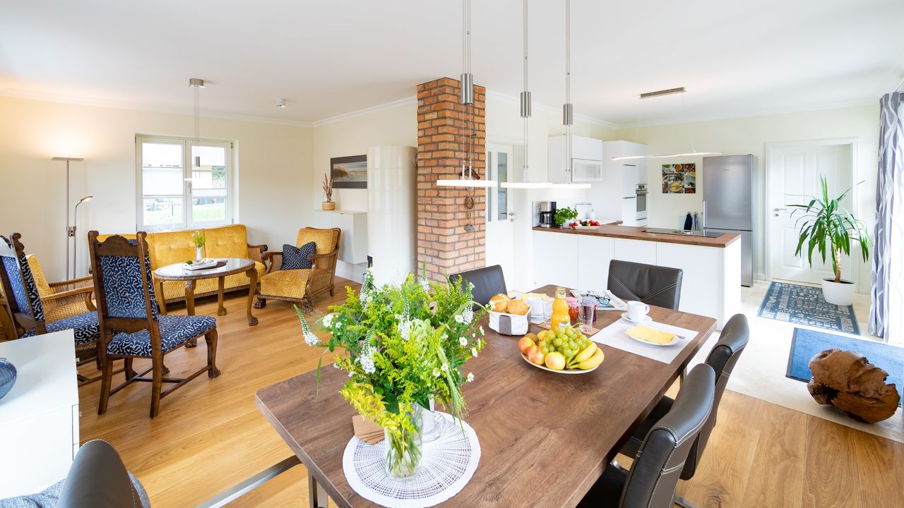 DiningRoom DiningRoom